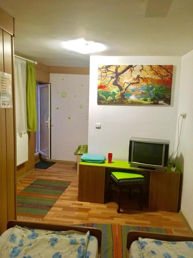 Rolling Stone Hostel Braszów Zewnętrze zdjęcie